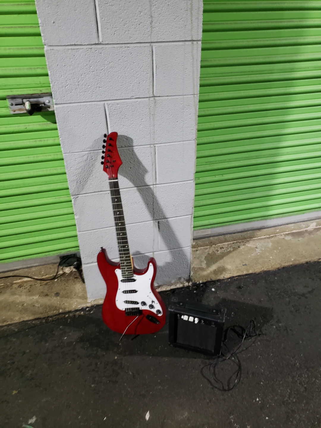 Red Electric Guitar with Amplifier - photo 2