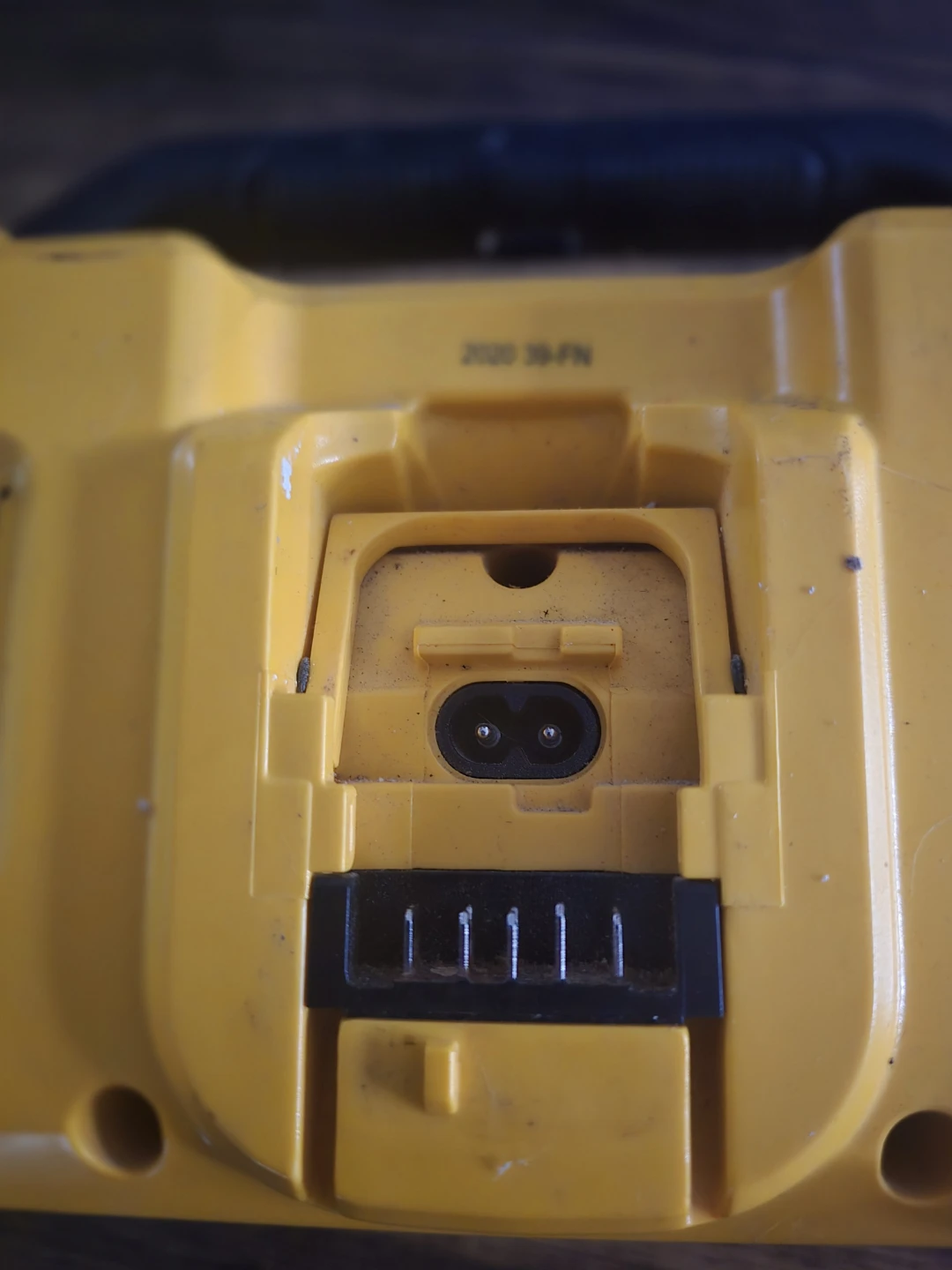 DeWalt DCR010 Bluetooth Speaker - photo 4