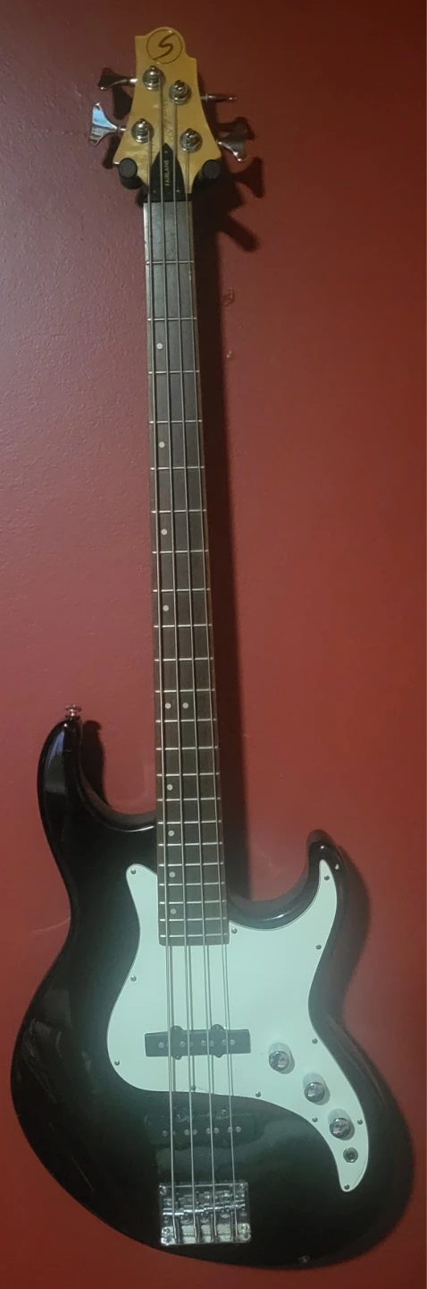 Peavey Zodiac and Samick Bass Guitar - photo 4