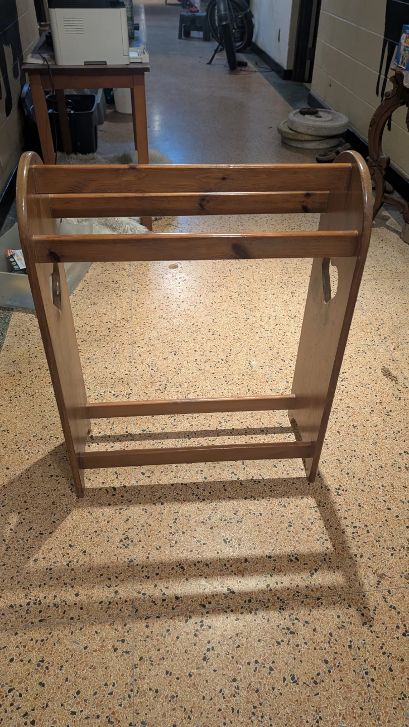 Wooden Quilt Rack with Heart Detail - photo 4