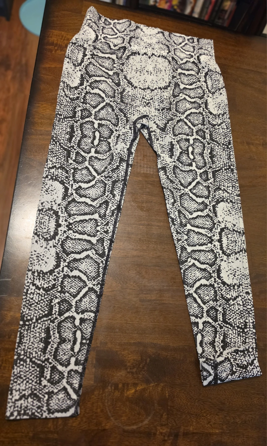 Snake Print Leggings Size L