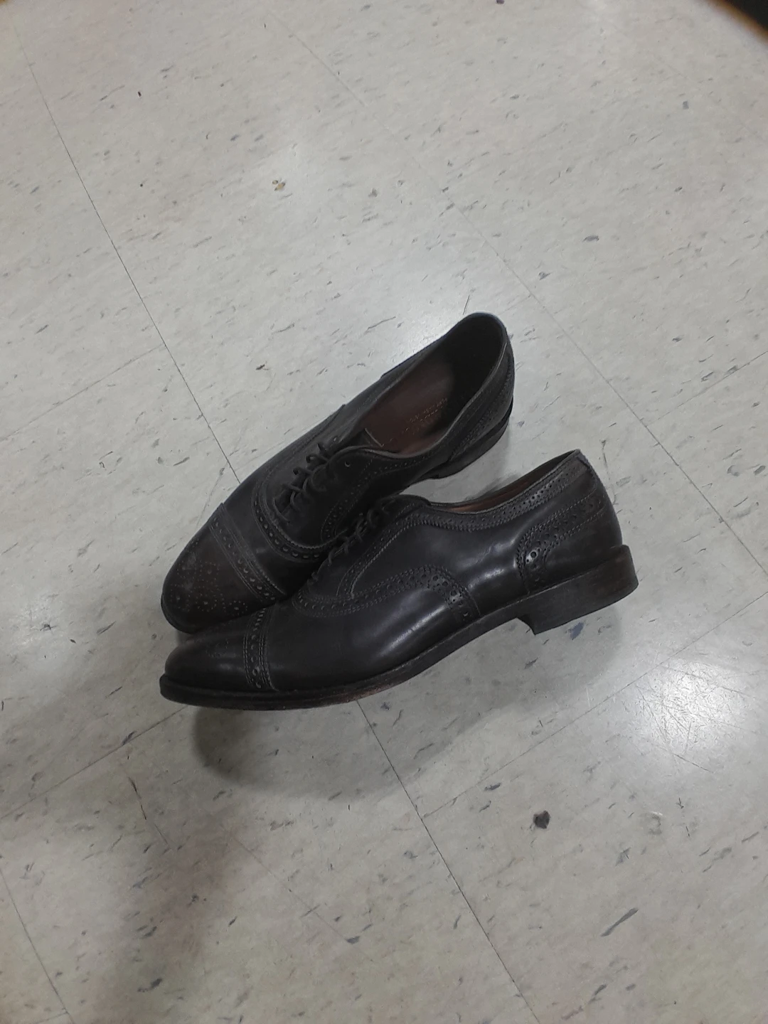 Allen Edmonds Men's Wingtip Oxford Dress Shoes Men's Size 11 - photo 3