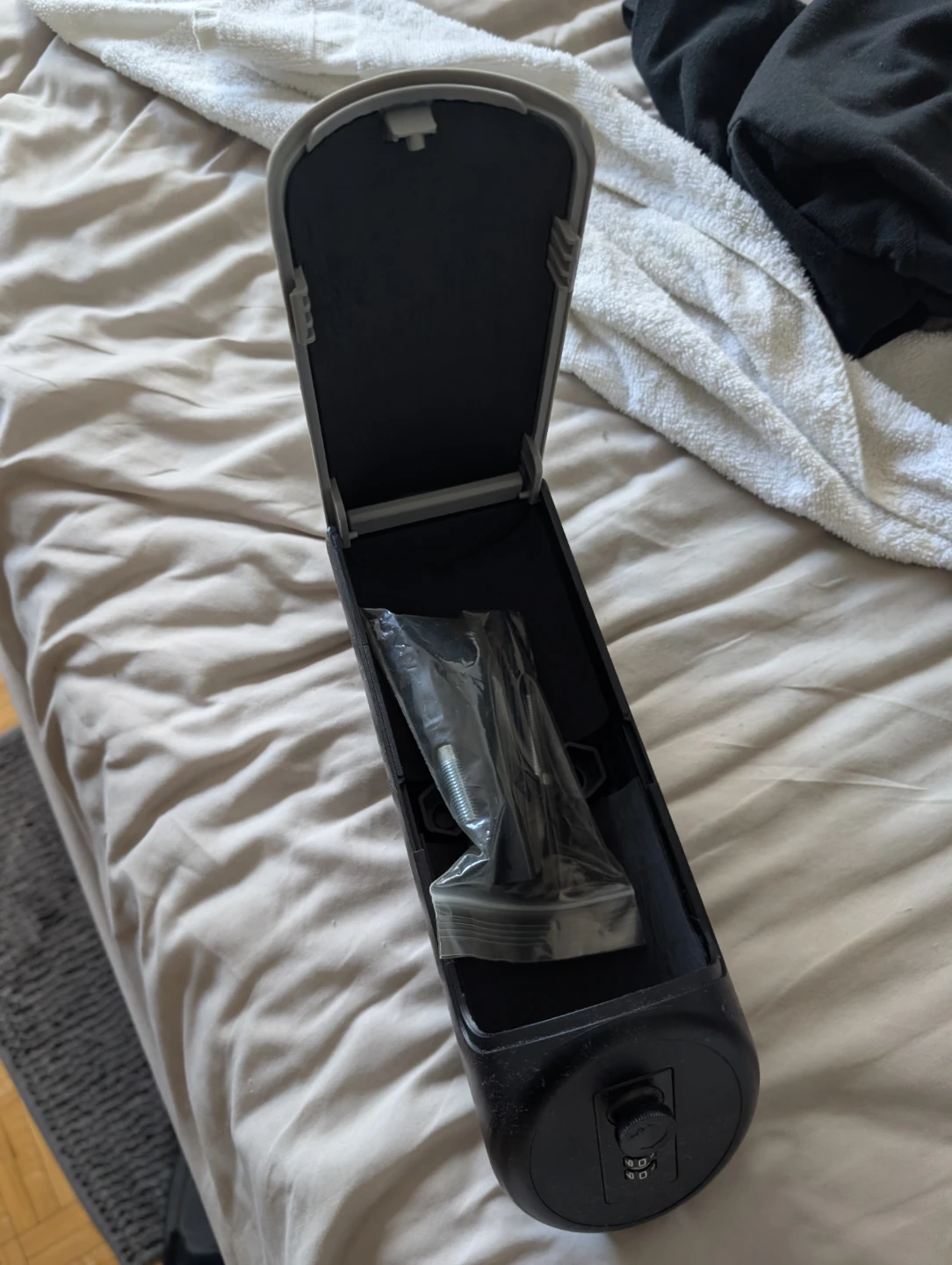 Bike storage box/safe - photo 3