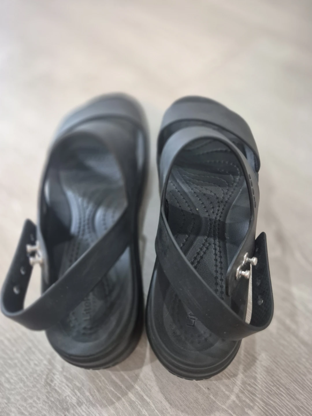 Crocs Black Sandals Size 6 - photo 3