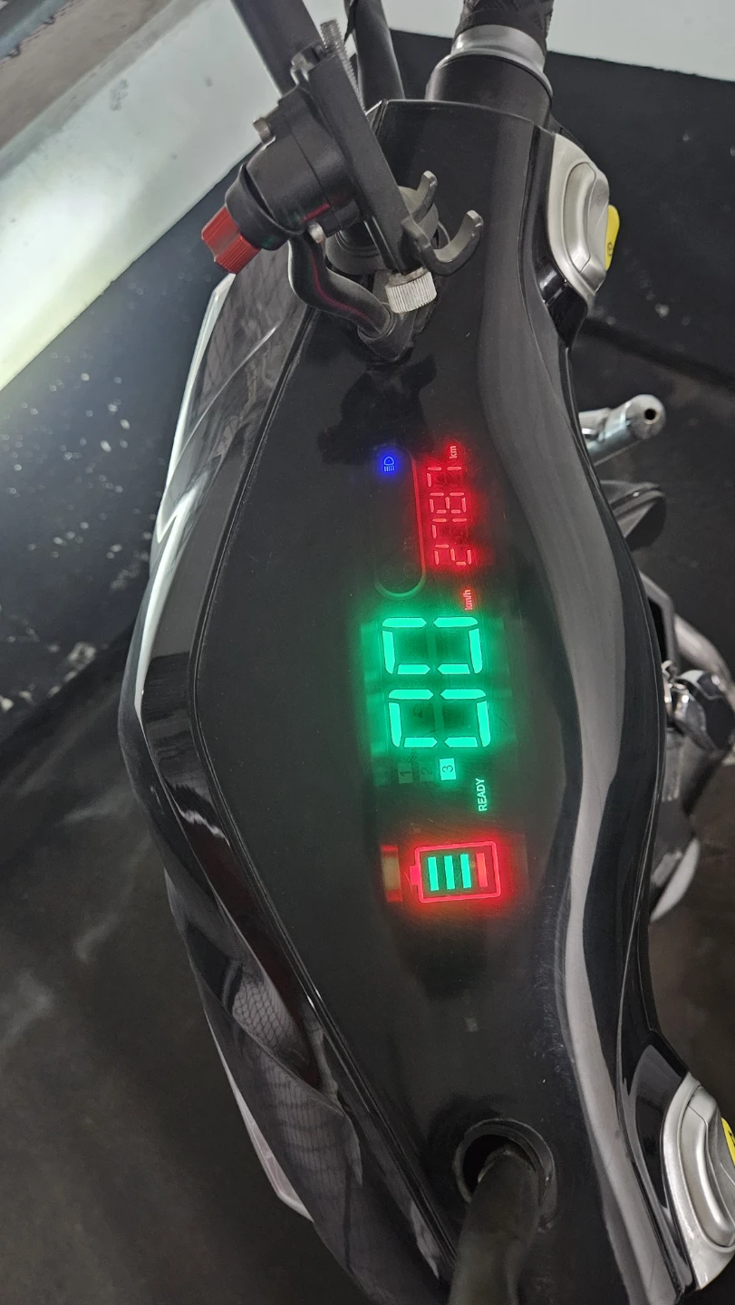 🛵 Emmo Hornet X Lithium E-Scooter + FREE Helmet & Cover! - photo 2