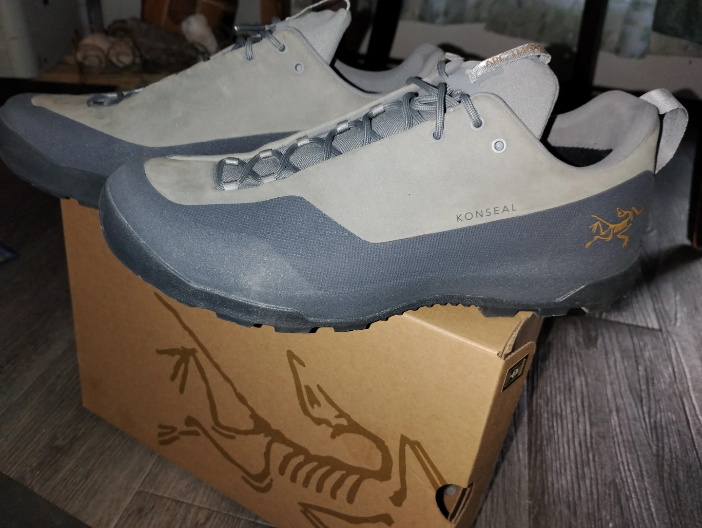 New Arcteryx Shoes mens size 10 - photo 3
