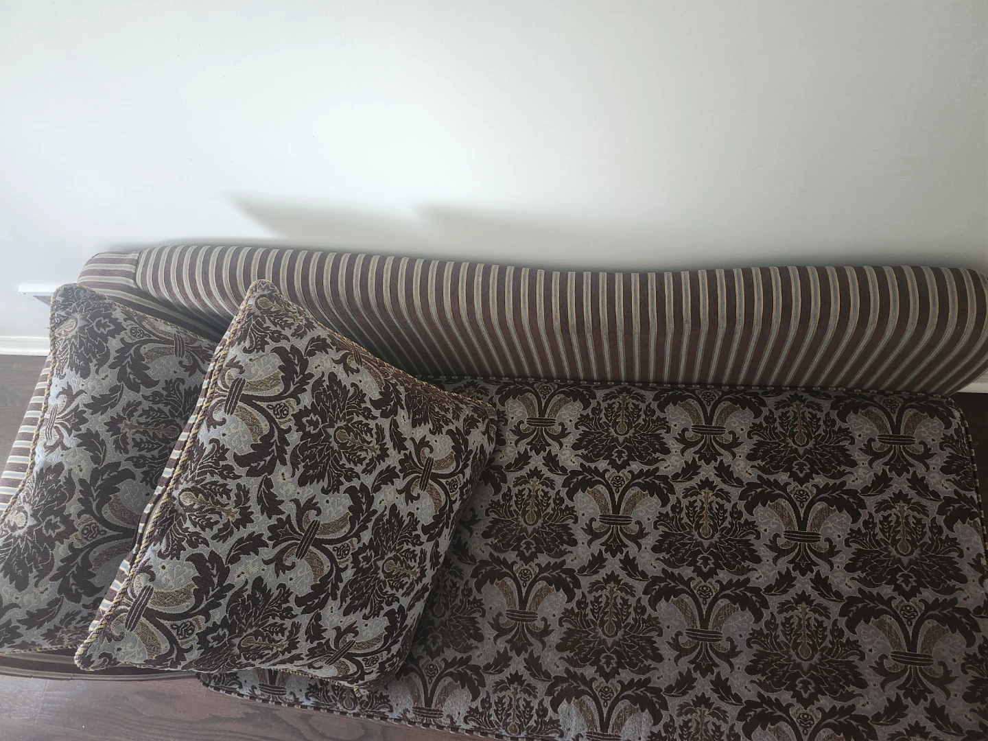 Vintage Damask & Stripe Chaise Lounge Daybed - photo 2
