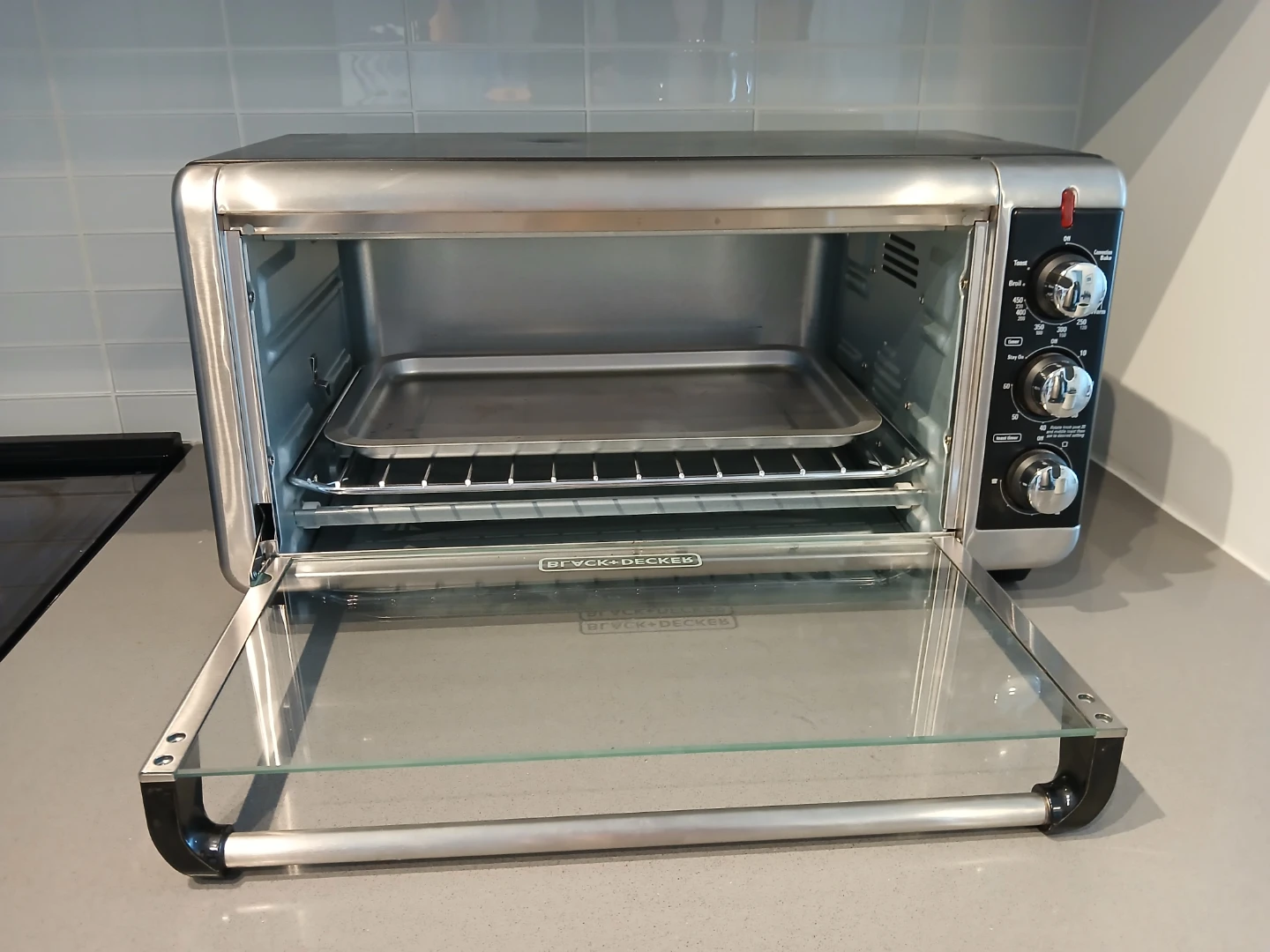 Black+Decker 6-slice Convection Countertop Toaster Oven - photo 4