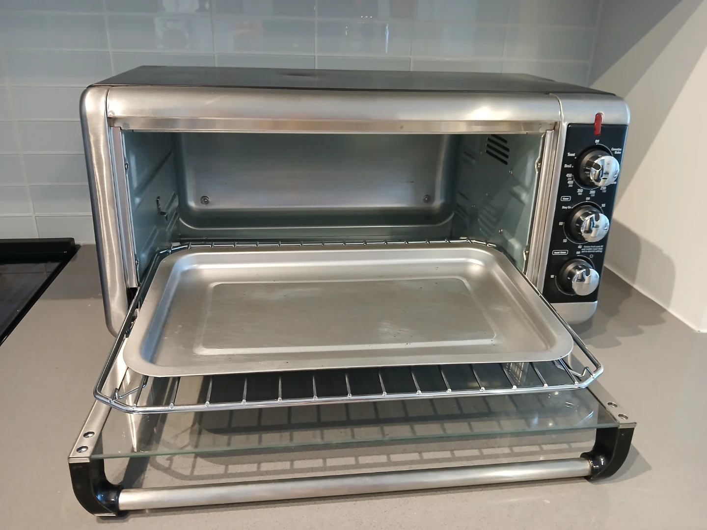 Black+Decker 6-slice Convection Countertop Toaster Oven - photo 5