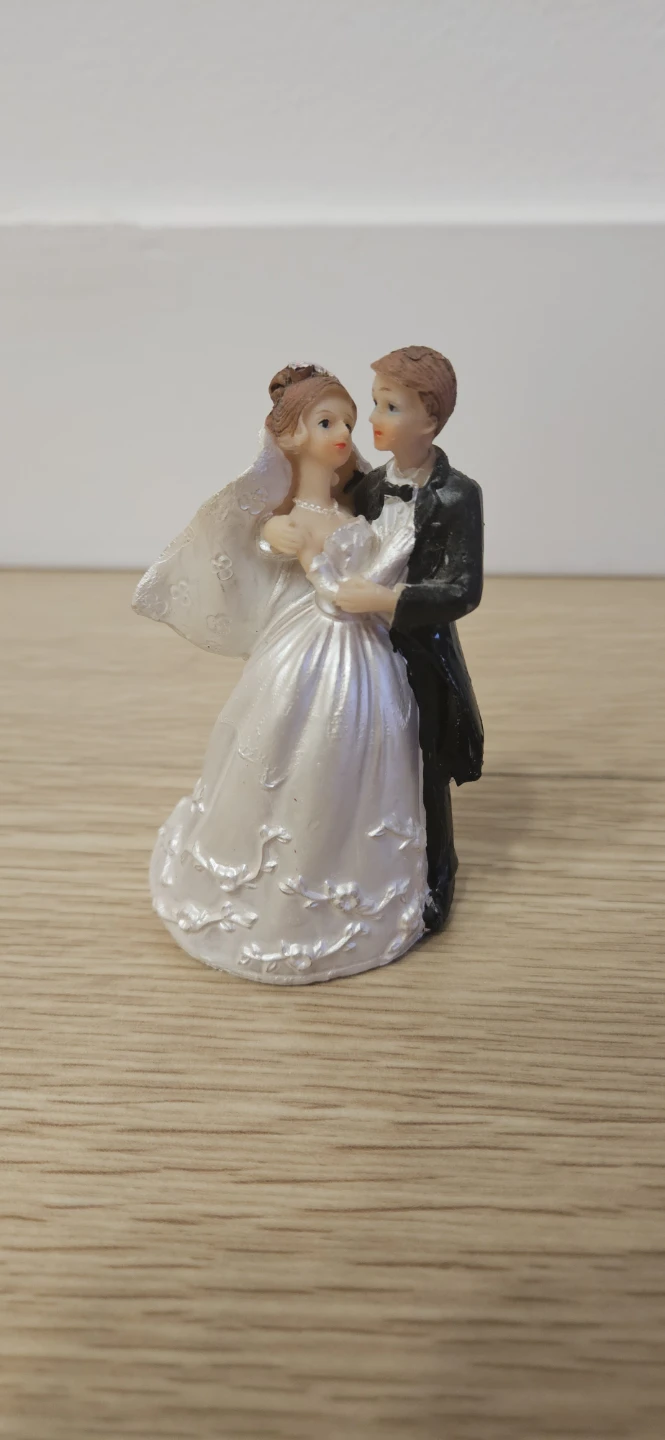 Bride and Groom Figurines