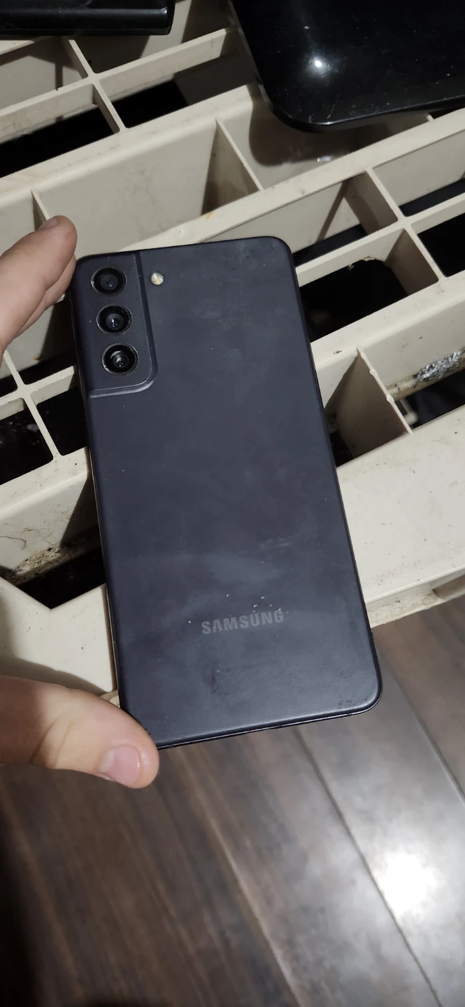 Samsung Smartphone s21 fe - still works except usbc - photo 2