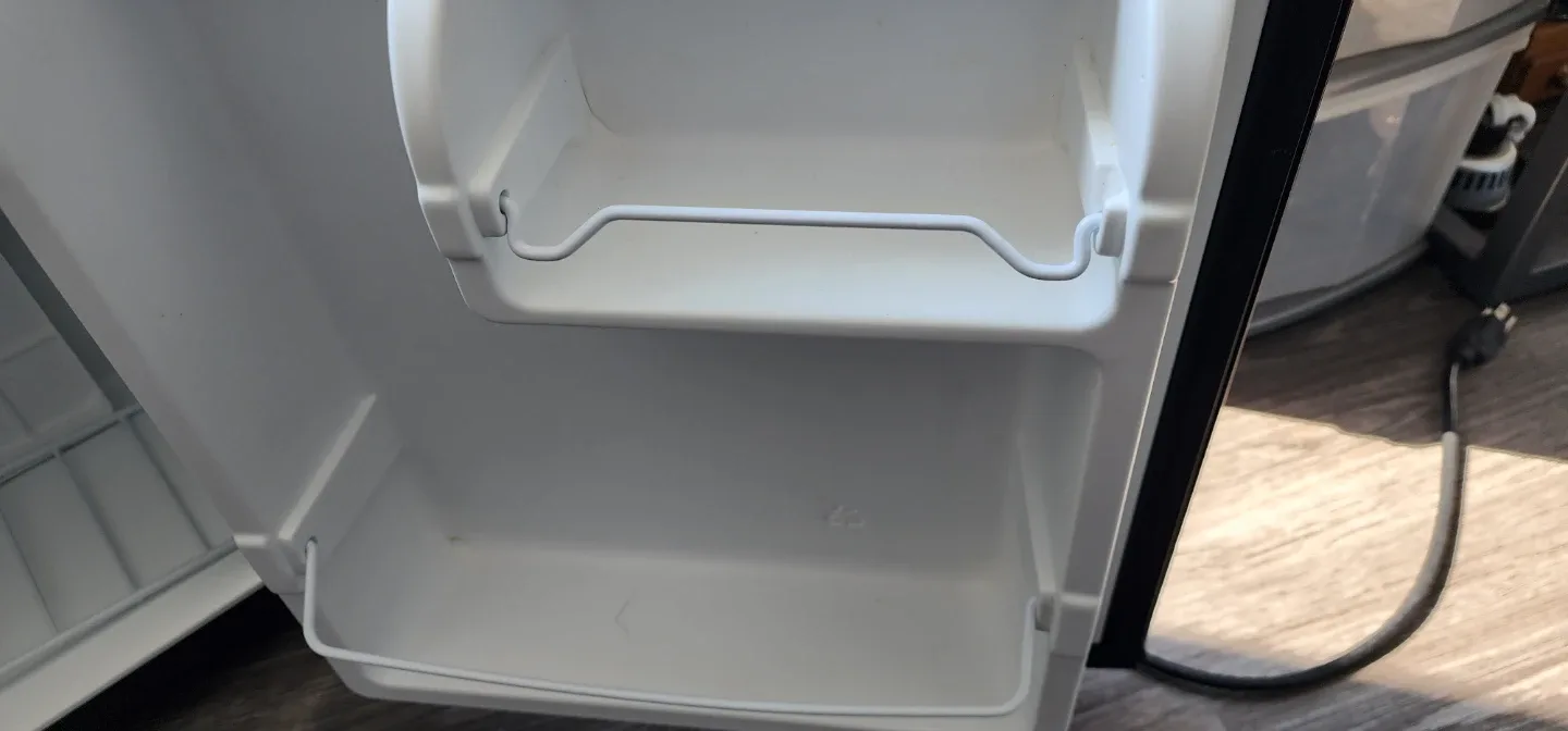 Galanz Mini Fridge - photo 3