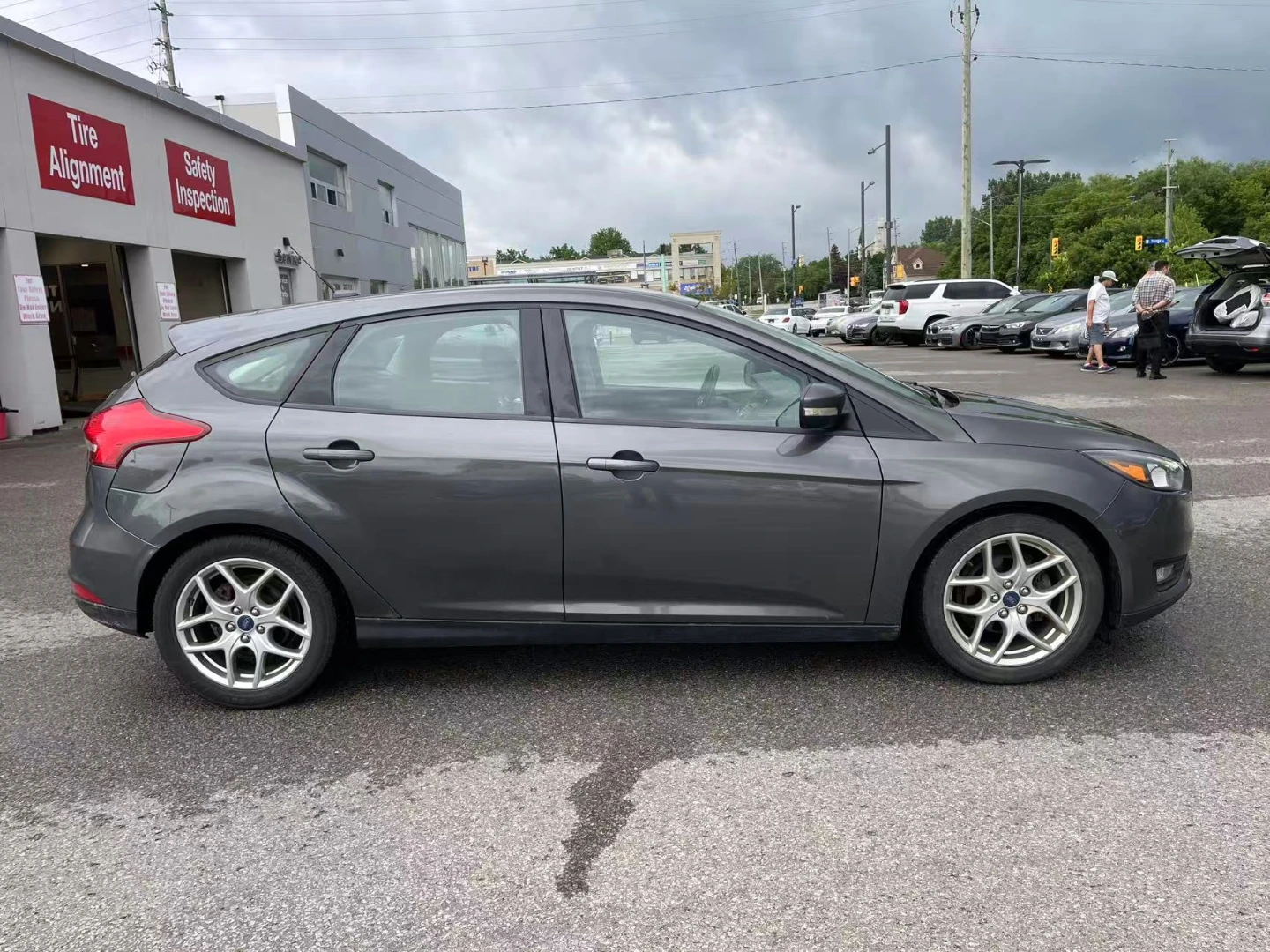 2017 Ford Focus SE Hatchback - photo 4