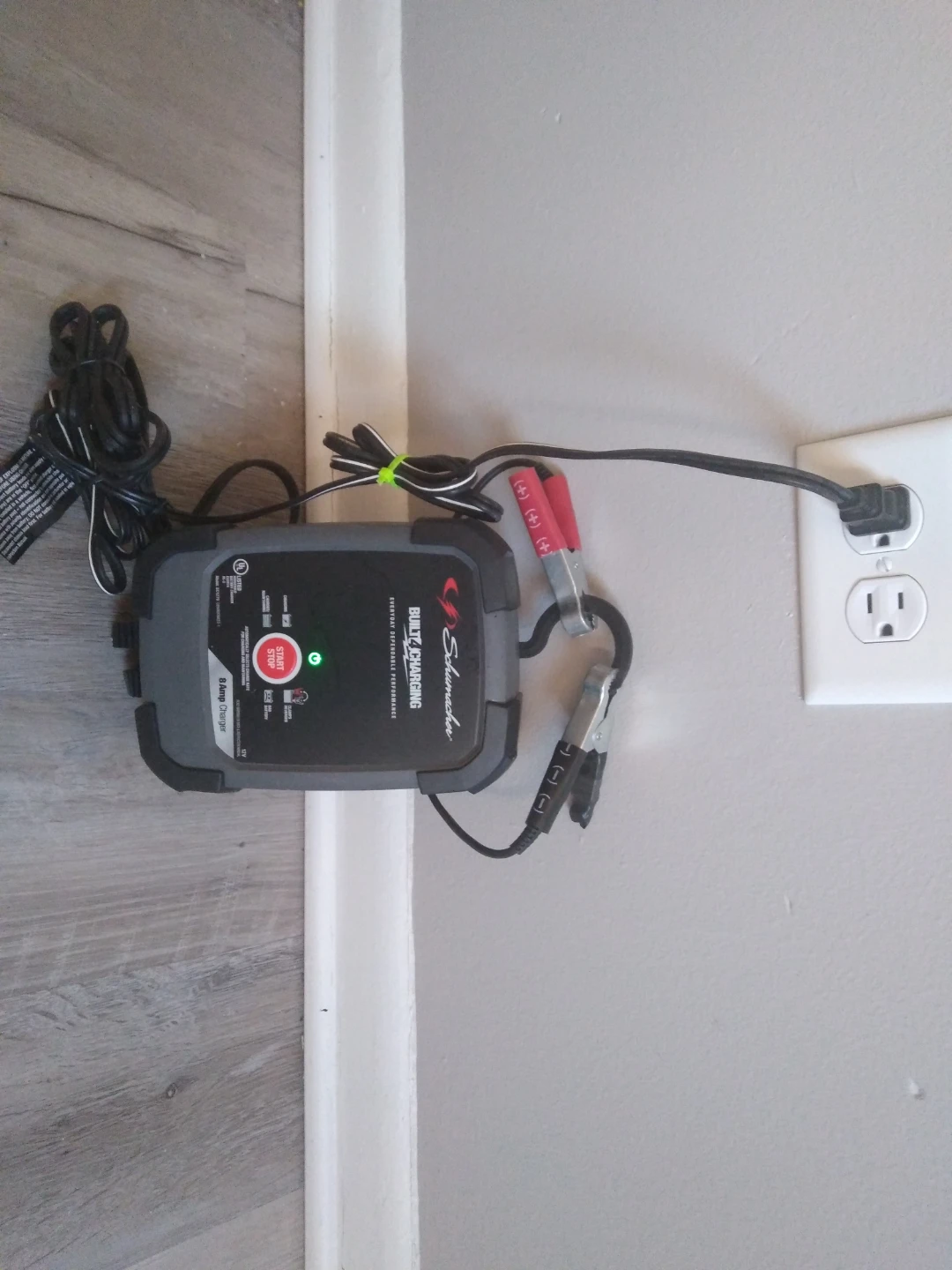 Schumacher 8 amp tender! - photo 2
