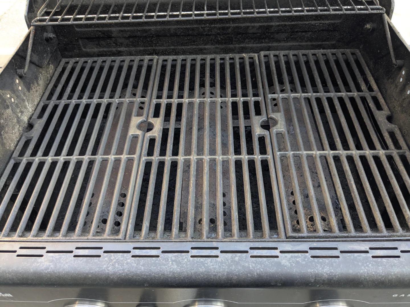 Propane BBQ with extras - photo 3