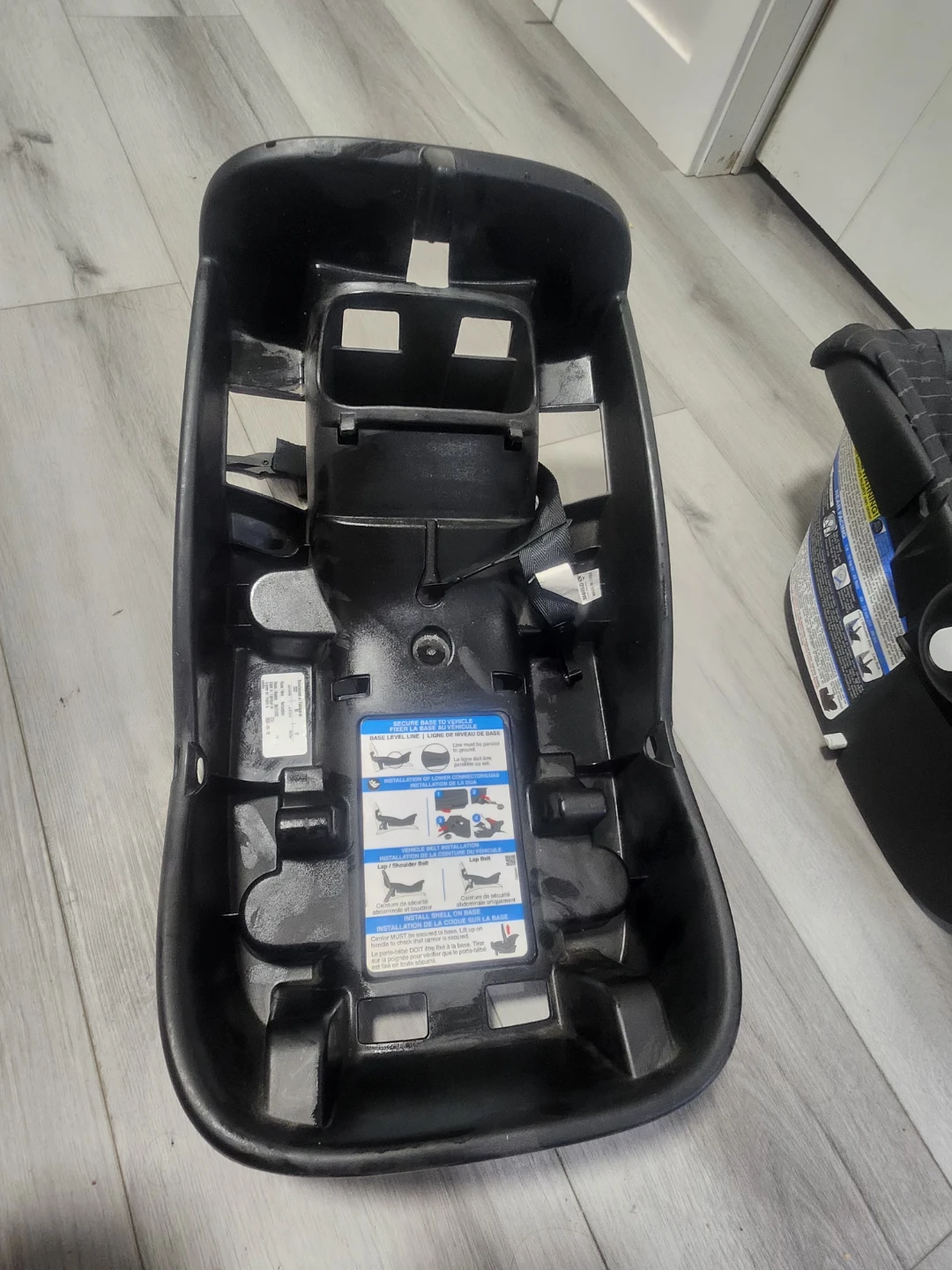 Evenflo Infant Car Seat with Base - photo 3