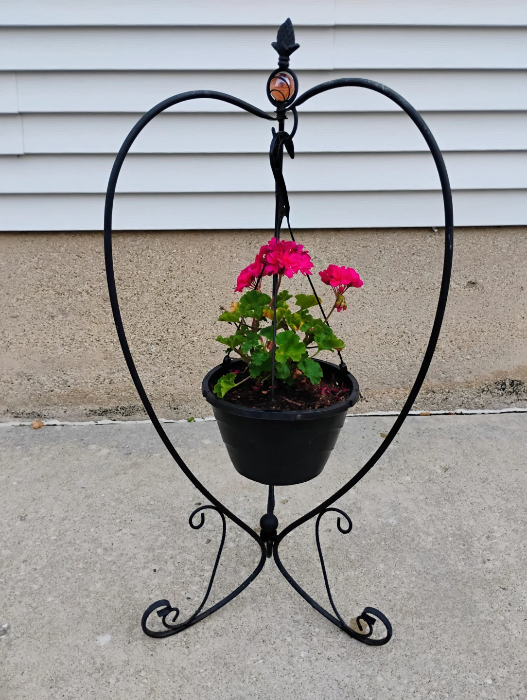 HEART-SHAPED HANGING PLANT/FLOWER STANDS (SET OF 2) - photo 2