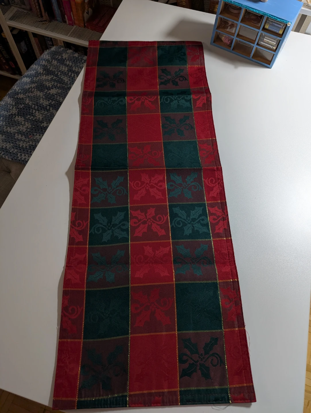 Christmas Tablecloth and Runner Set - photo 2