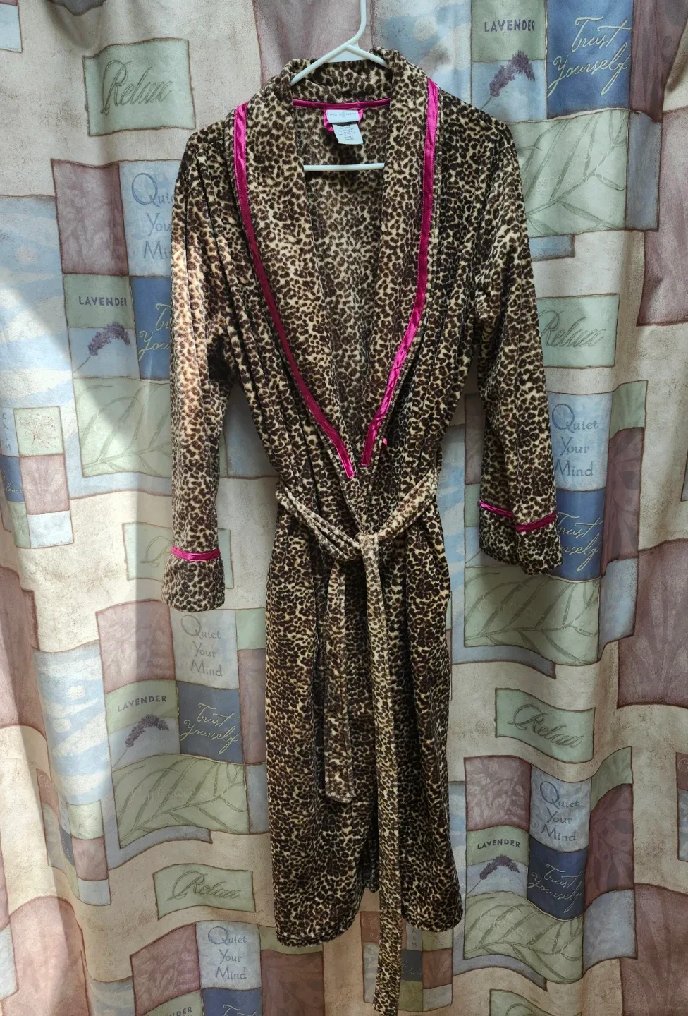 Jaclyn Smith 🐆 leopard Print Fleece Robe 🛀