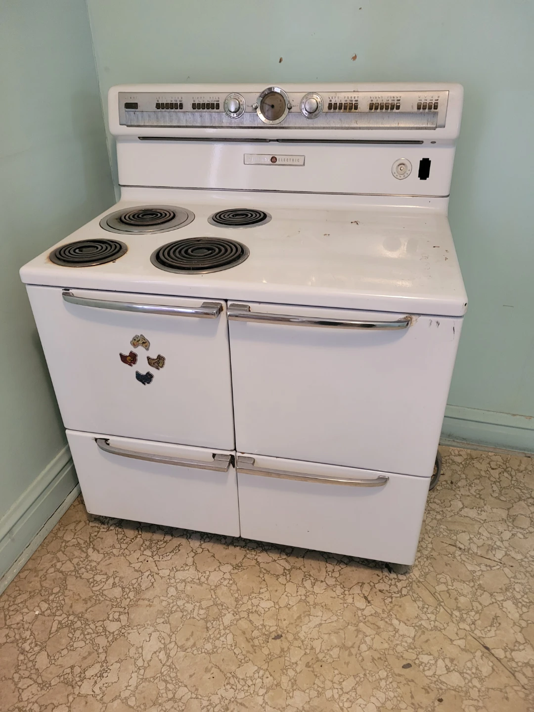 Vintage General Electric Electric Range - photo 2