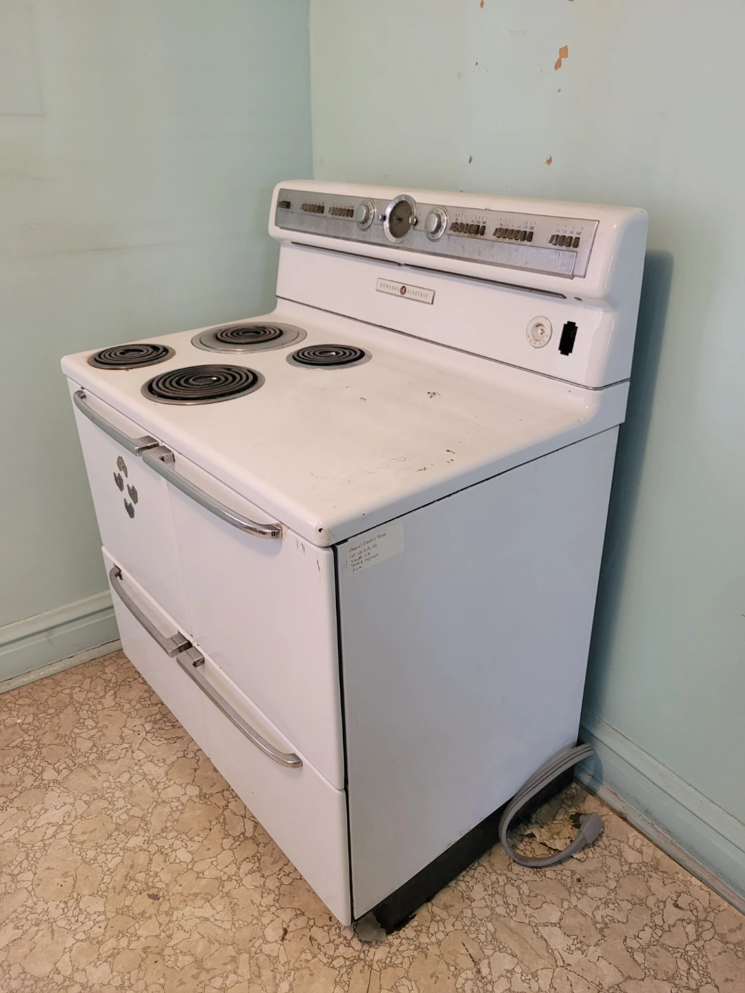 Vintage General Electric Electric Range - photo 3