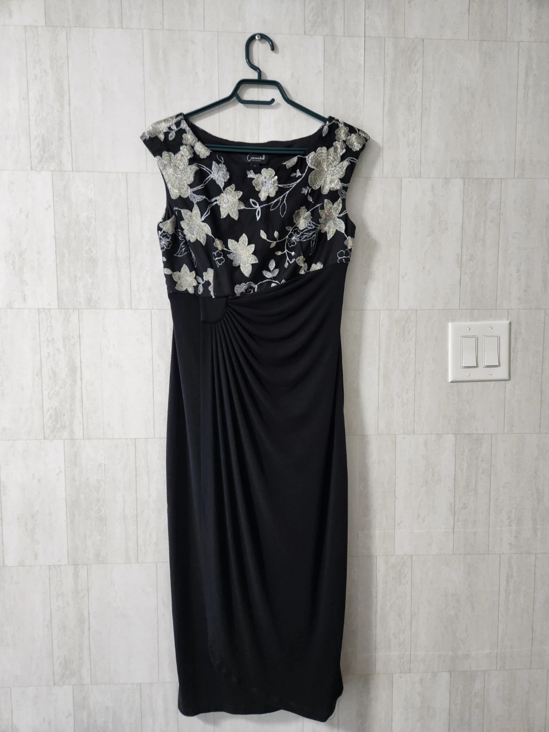 Gowns Women's Black Floral Embellished Dress - photo 2