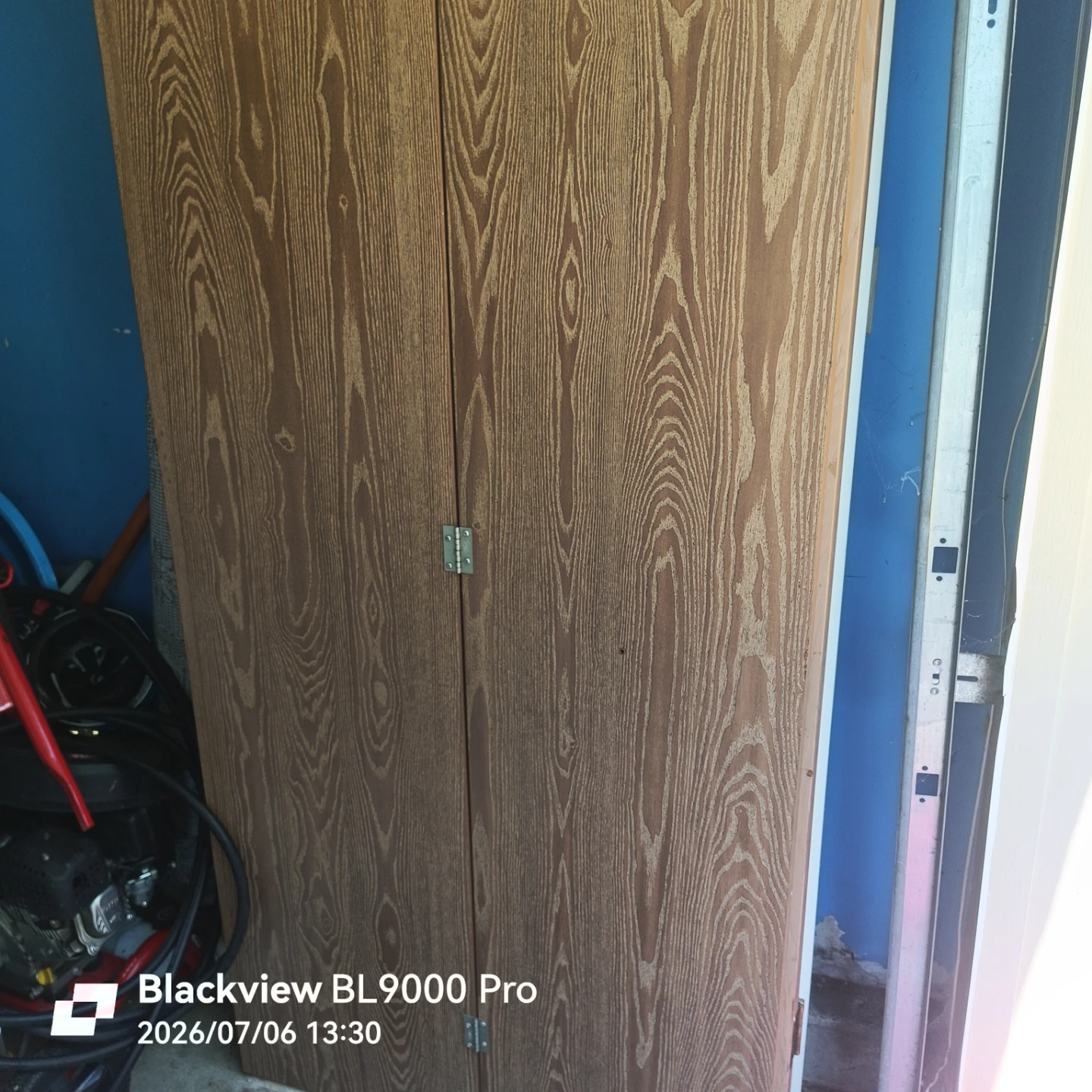 Free closet doors in the Wheeling area - photo 3