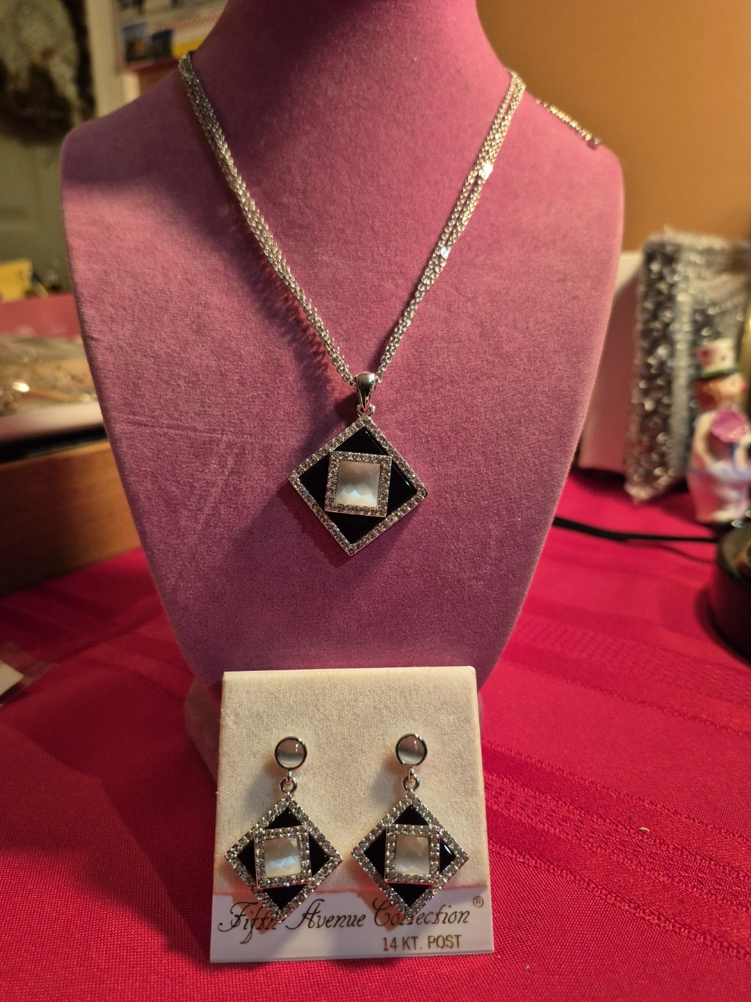 Fifth Avenue Collection Necklace and Earring Set