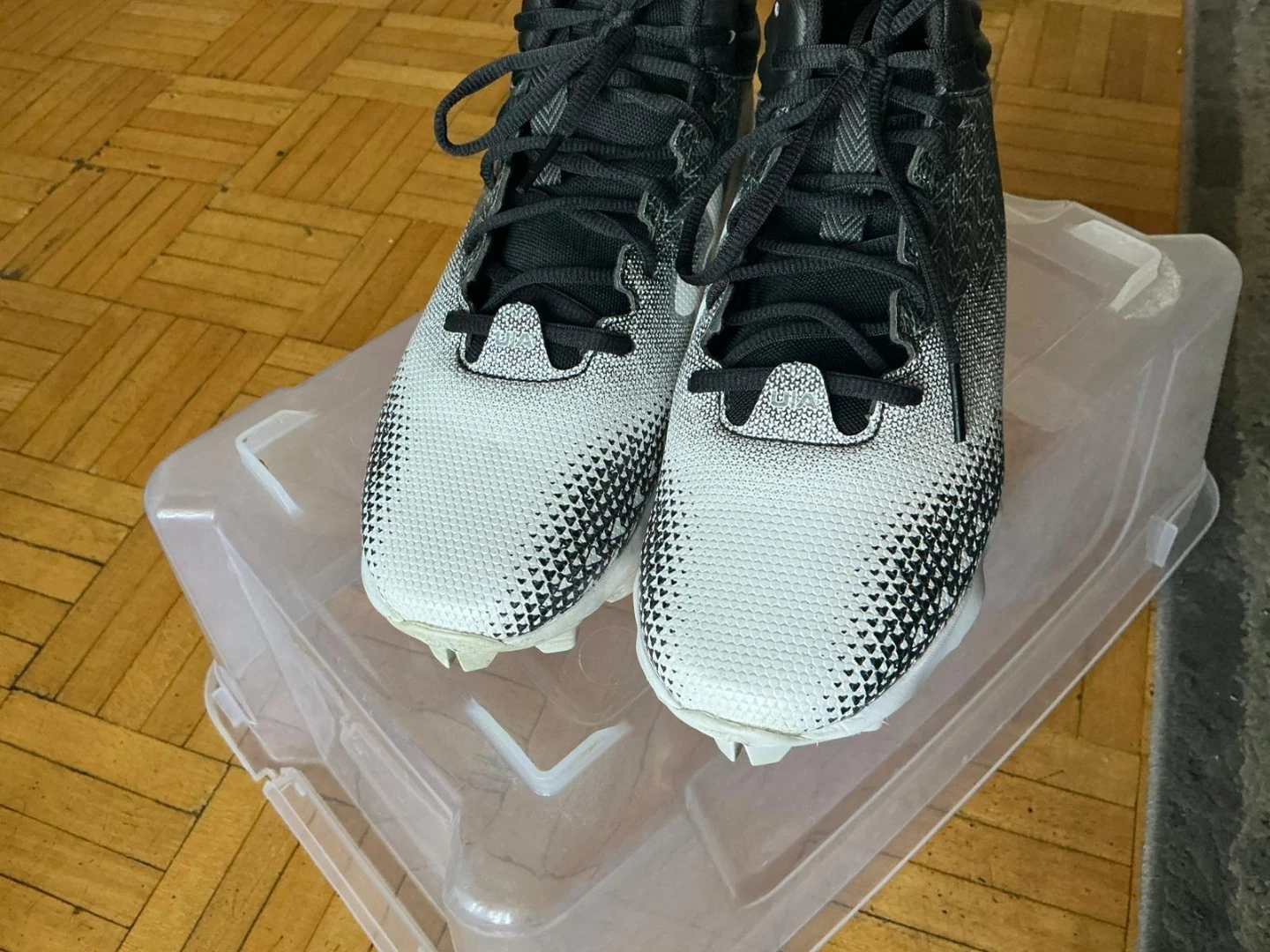 Under Armour Baseball Cleats - photo 3