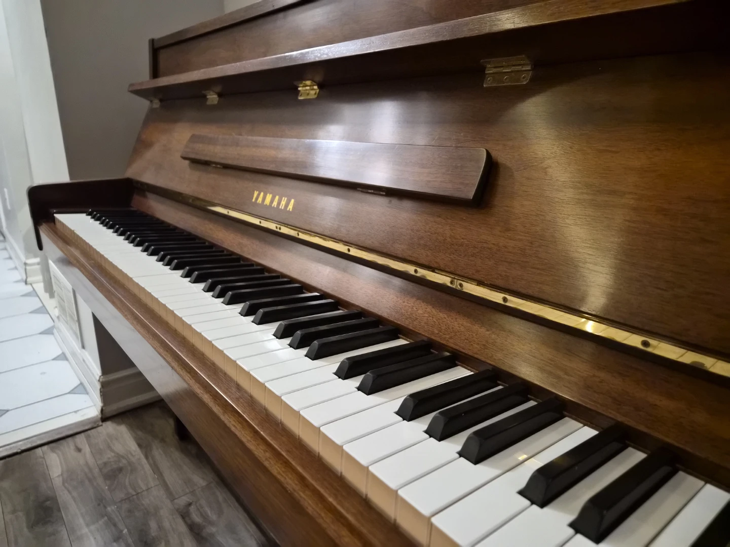 YAMAHA UPRIGHT PIANO - photo 4