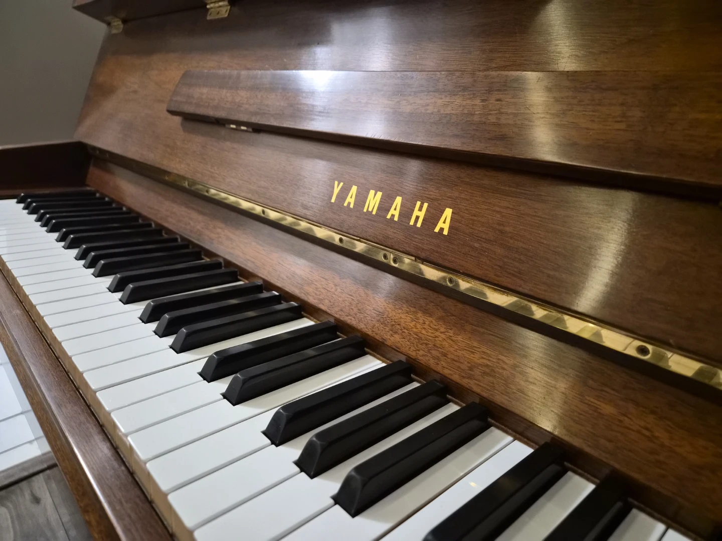YAMAHA UPRIGHT PIANO - photo 5