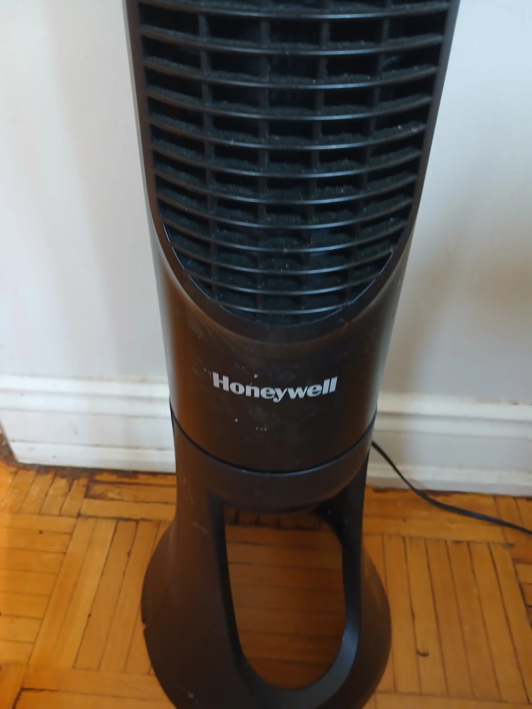 Honeywell QuietSet Tower Fan - photo 3