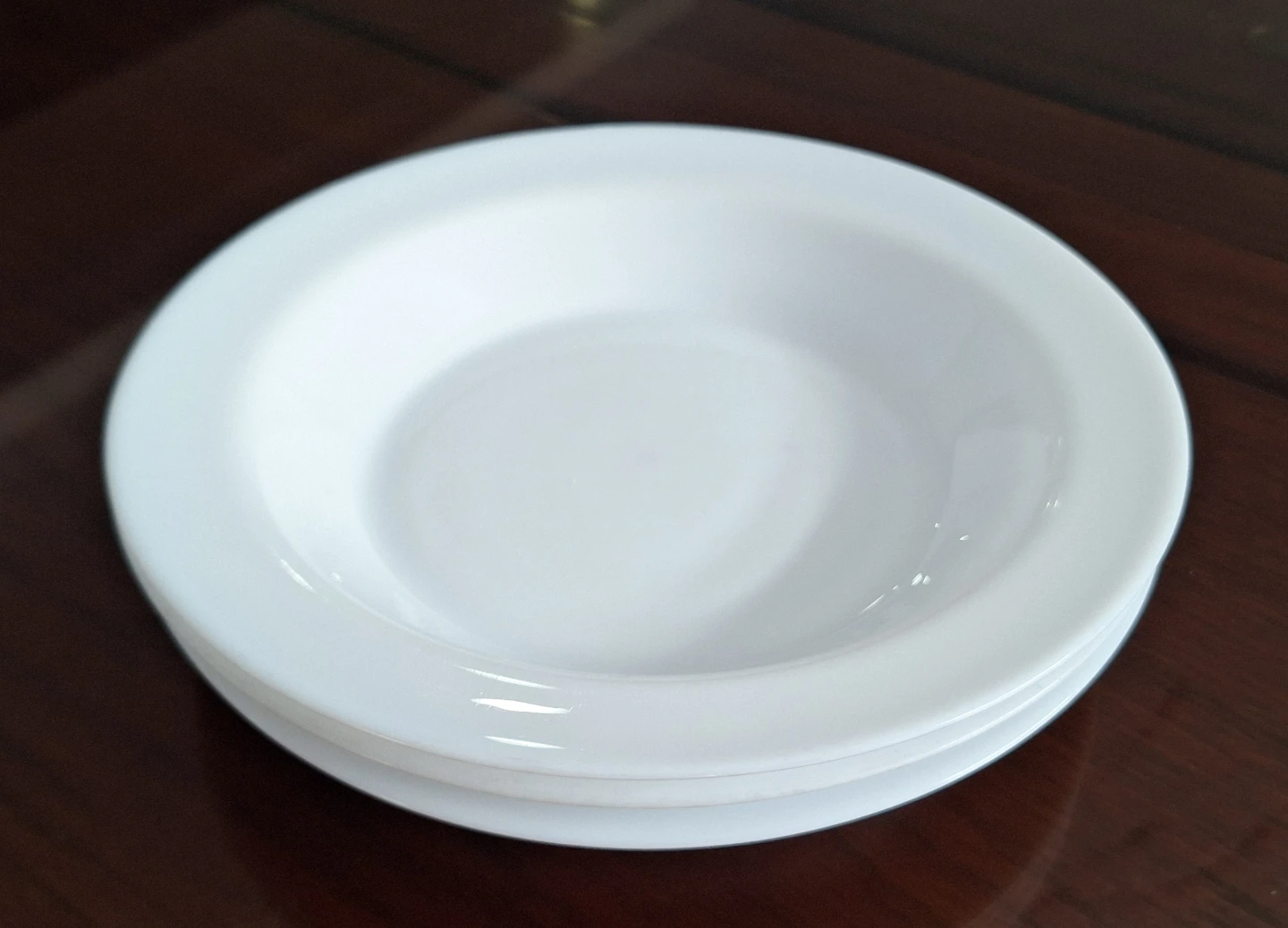 Moving On Sale - Set of (9) white and light green plates - photo 3