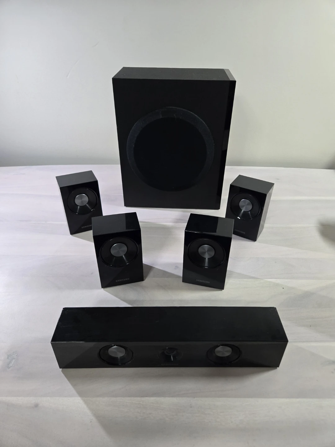 Samsung 5.1 Channel Home Theatre System - photo 2