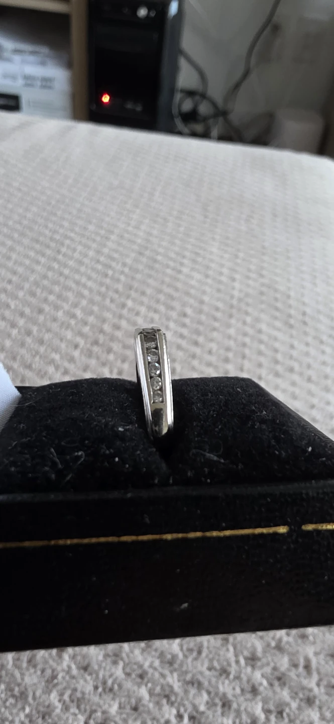 Women's Diamond Ring in Box - photo 3