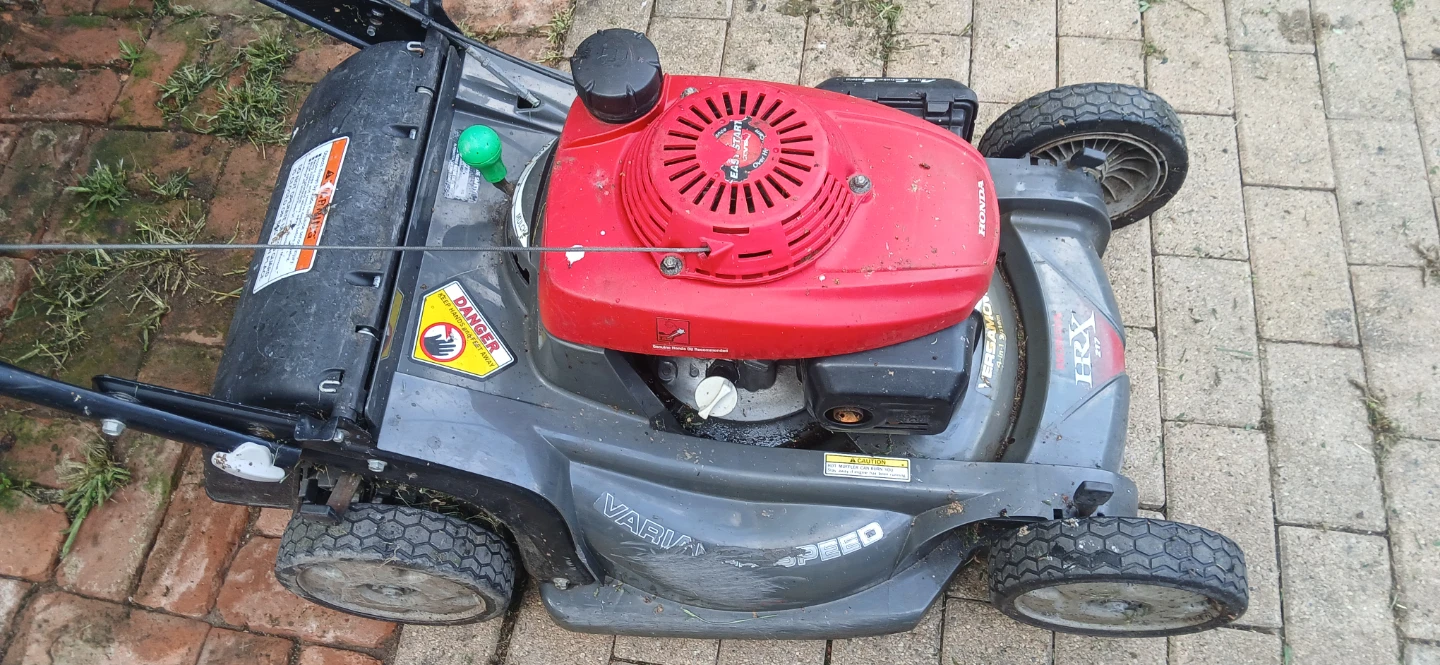 Honda HRX217 Lawnmower - photo 2