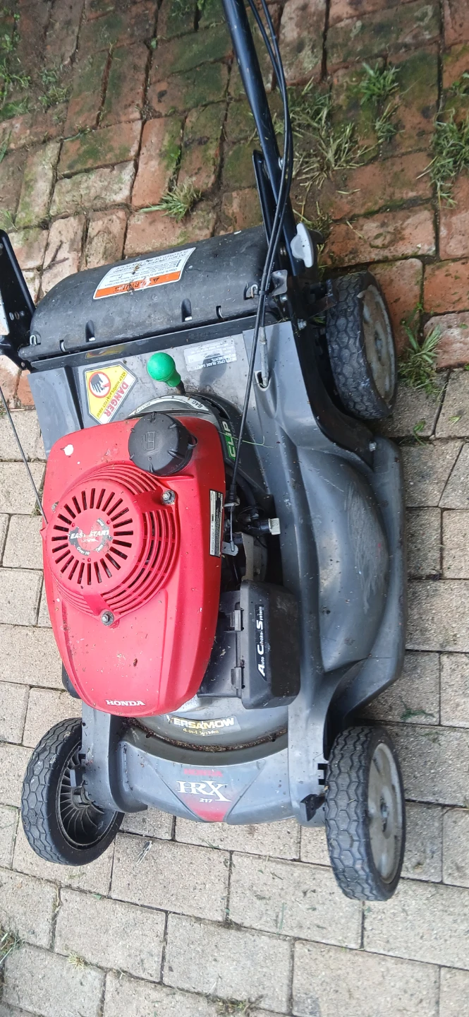 Honda HRX217 Lawnmower - photo 3