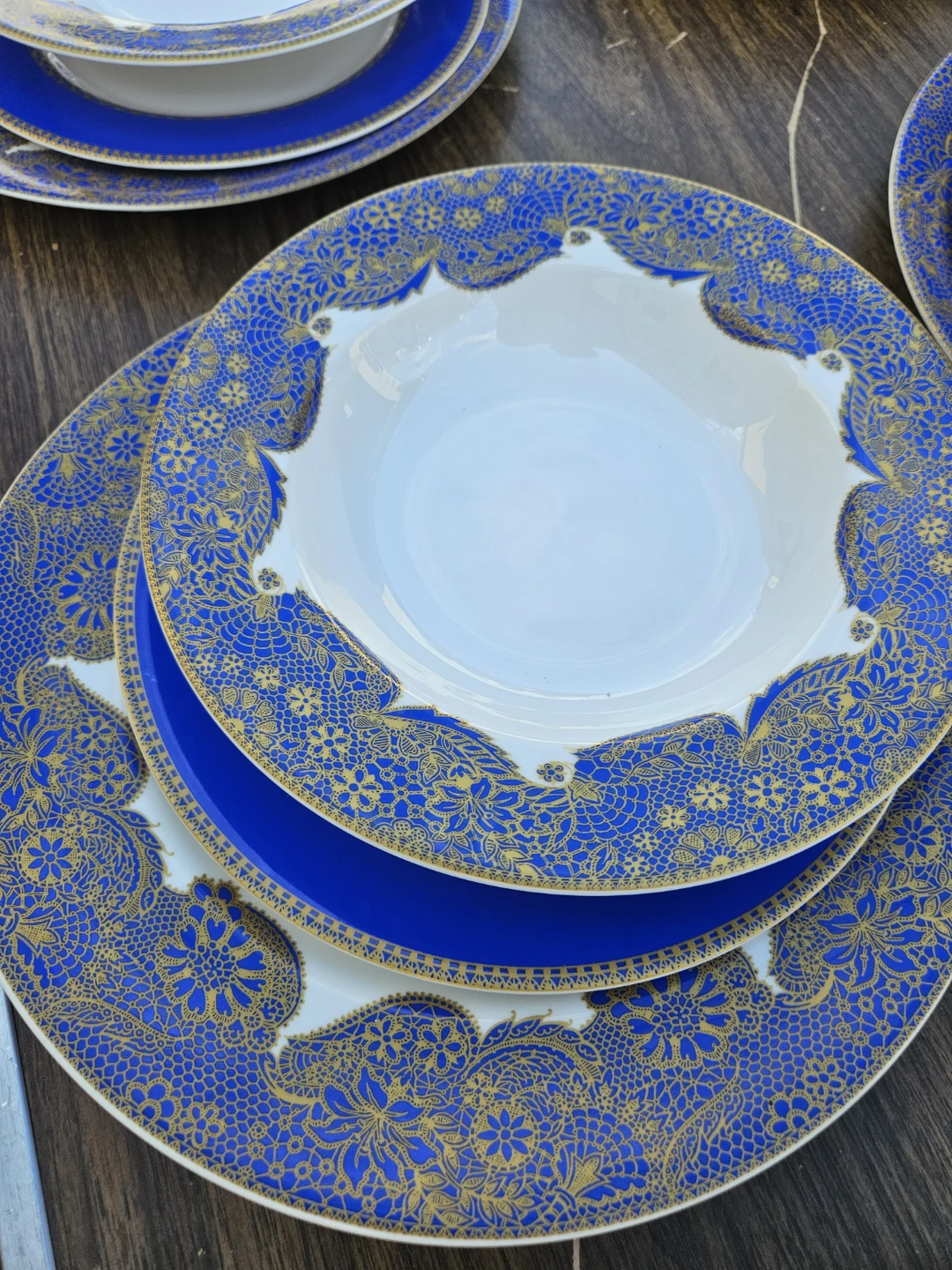 36 pieces Neiman marcus Dinnerware set - photo 4
