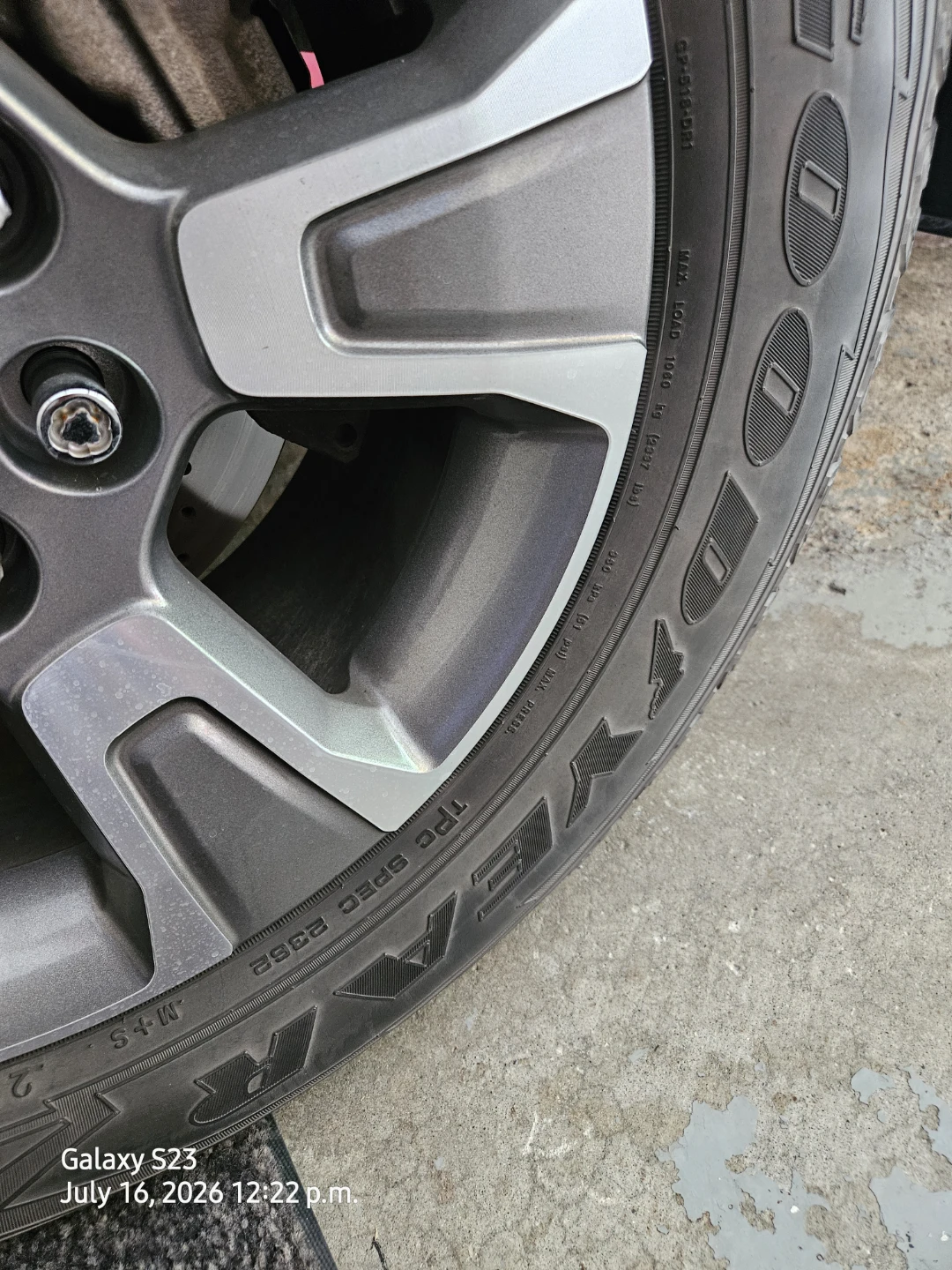 Goodyear Wrangler Tire 255/65R17 - photo 2