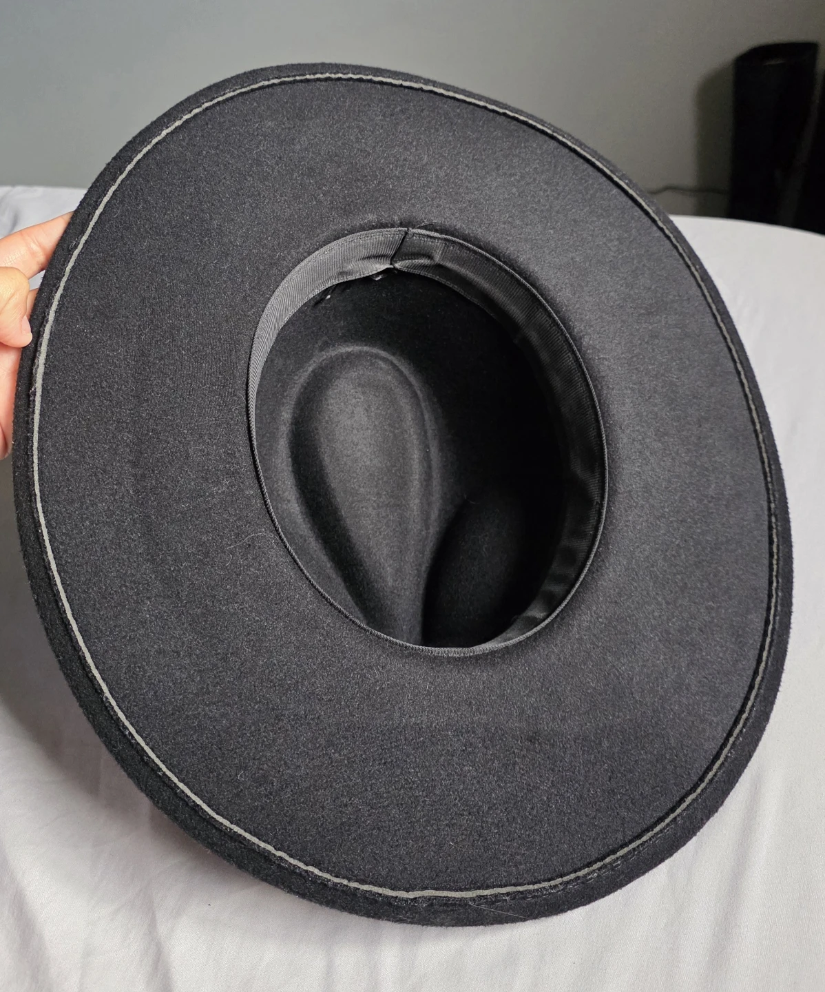 Stampede Black Felt Fedora Hat with Silver Chain Detail - photo 4