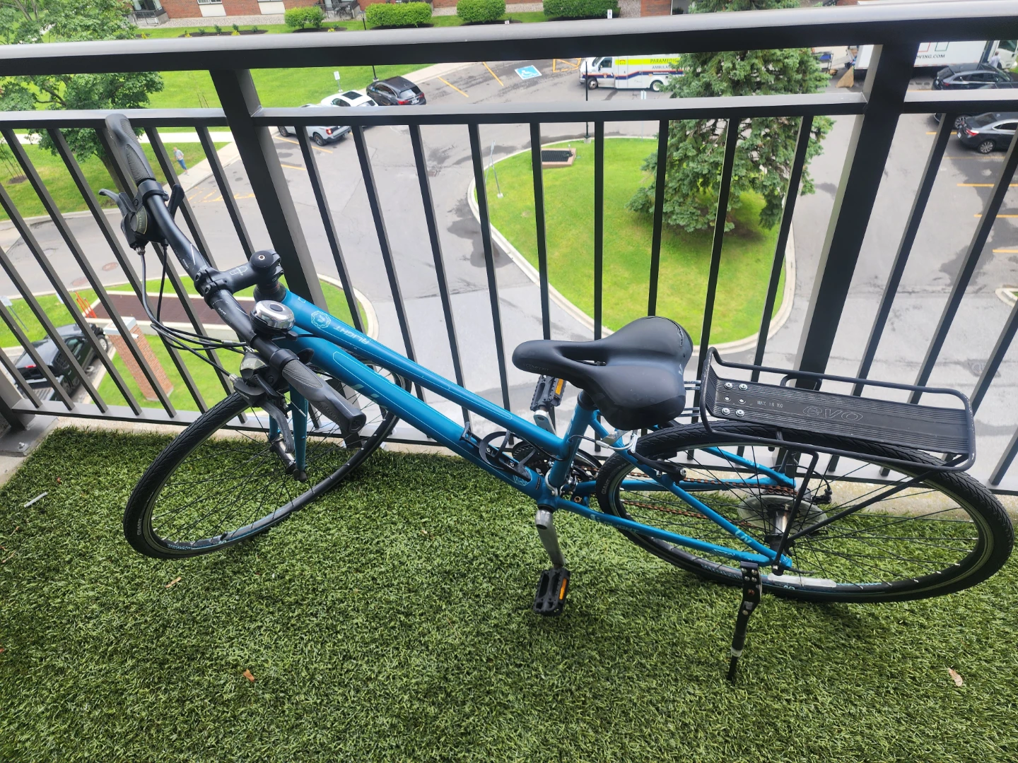 Women’s Liv bike size medium - photo 2
