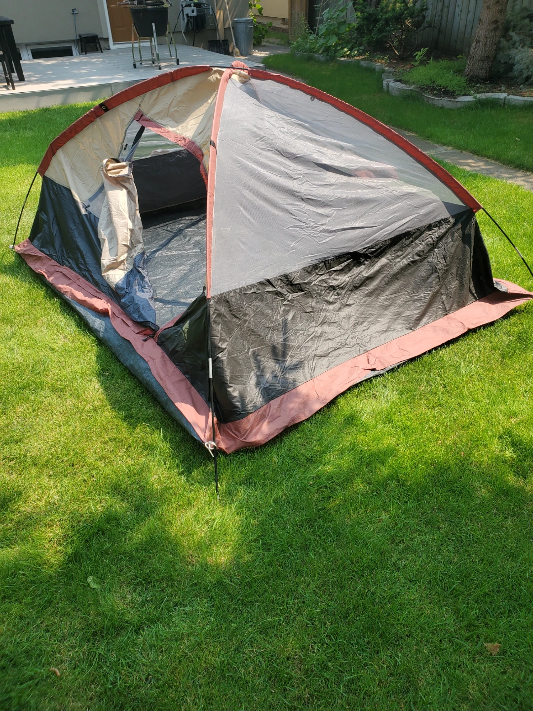 Ozark Trail 12ft. x 9ft. 4 Pole Dome Tent - Sleeps 6 - photo 4