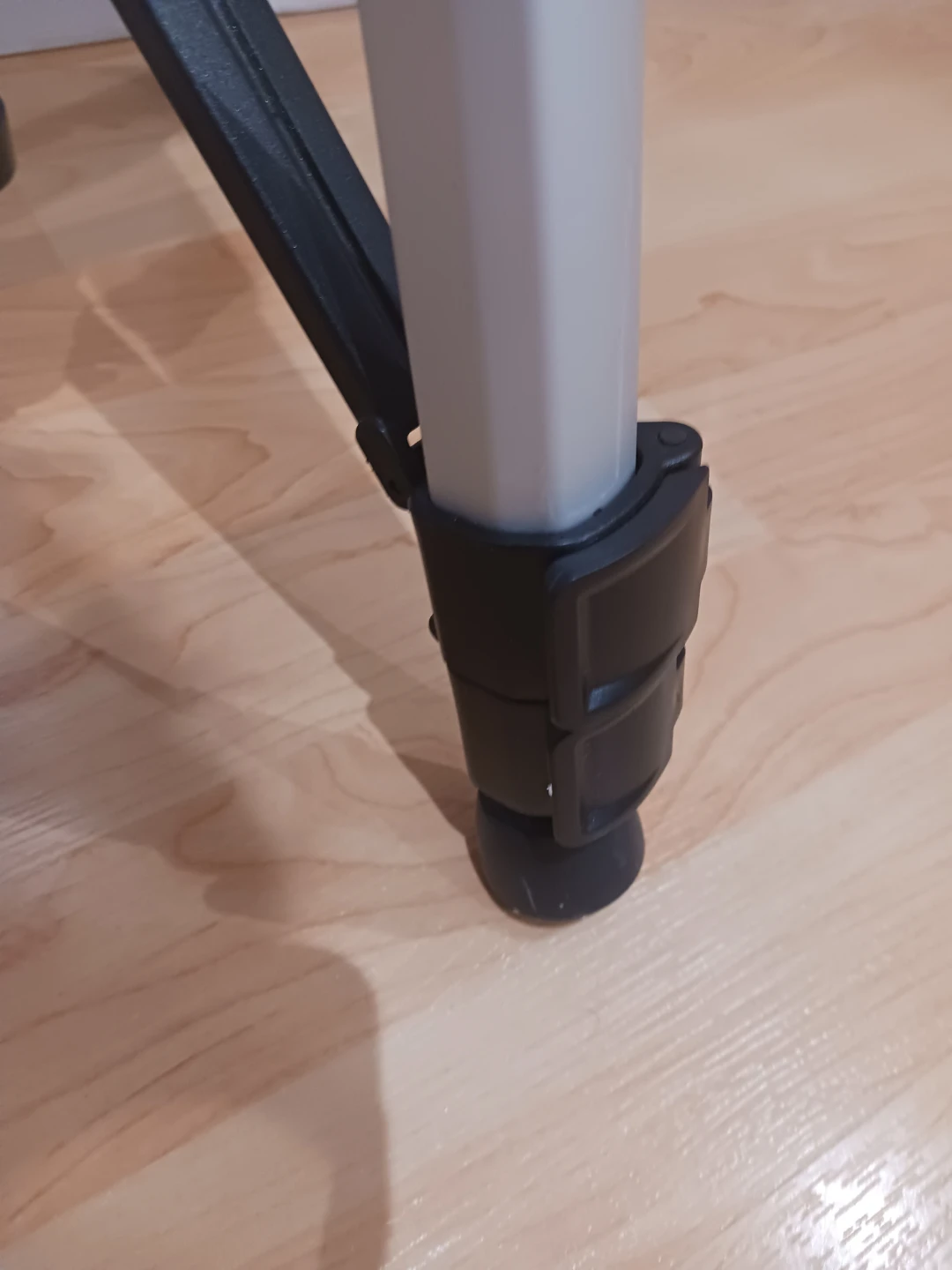 Camera Tripod with Bubble Level & Adjustable Height - photo 4