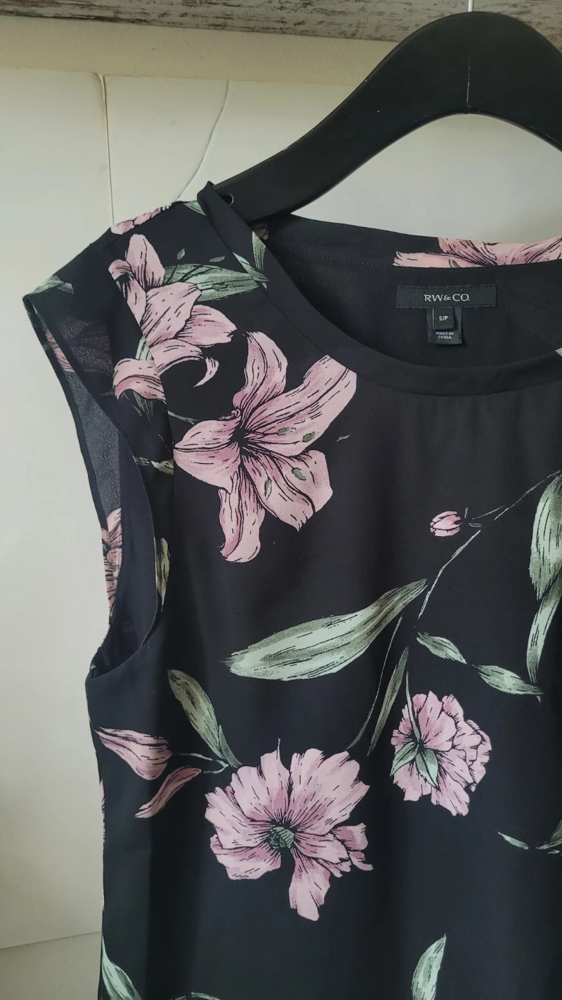 RW&CO. Floral Sleeveless Top - S - photo 2