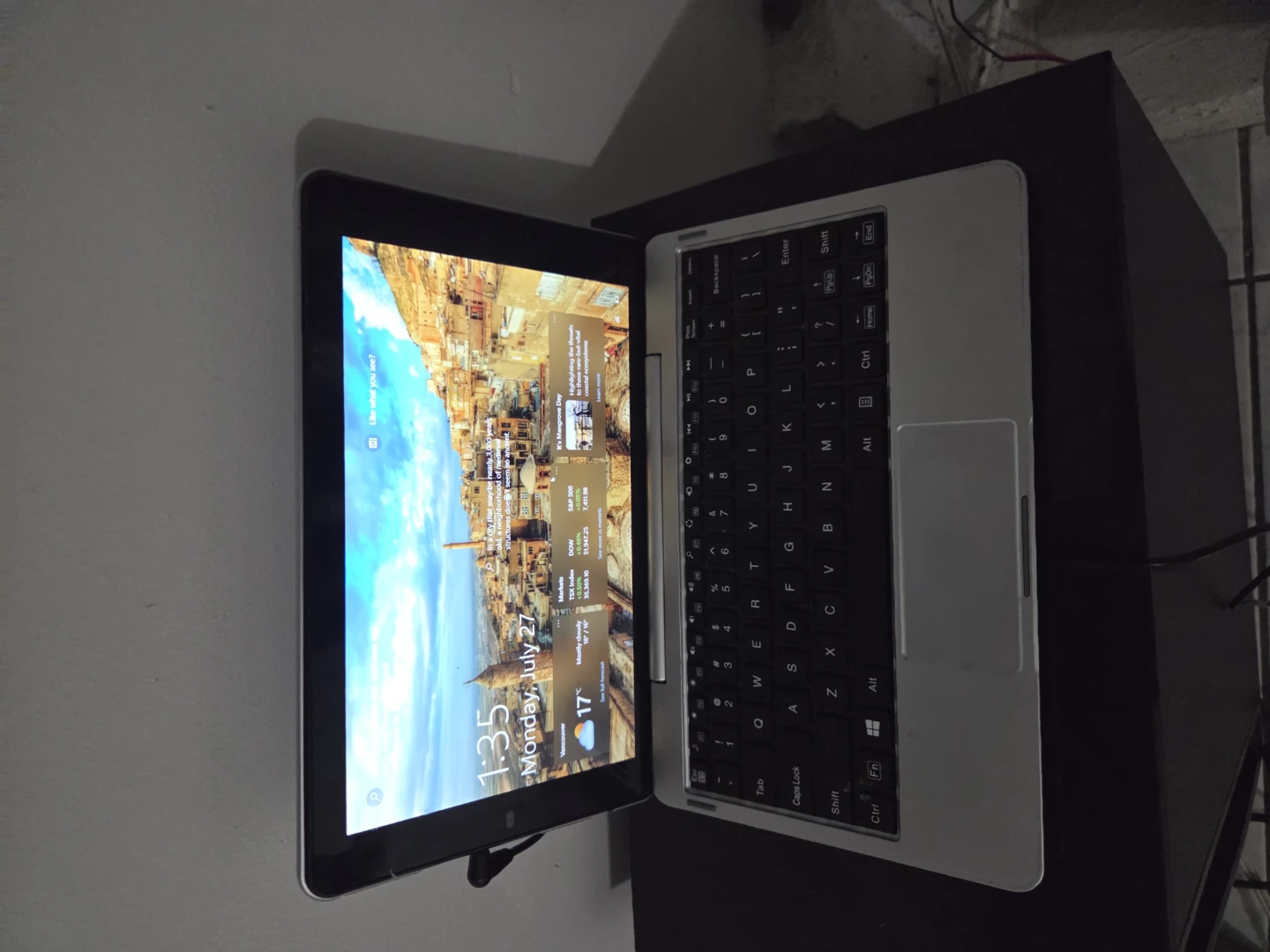 Intel Atom 2-in-1 Laptop Tablet - photo 3