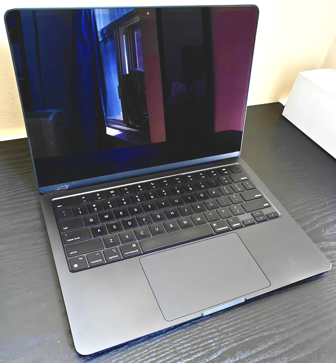 Apple MacBook Air M2 8GB RAM / 256GB SSD – Midnight - photo 4