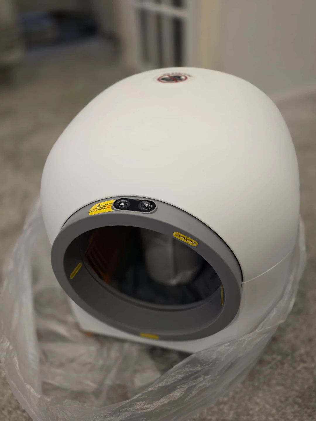 Self cleaning cat litter box with app control - photo 2