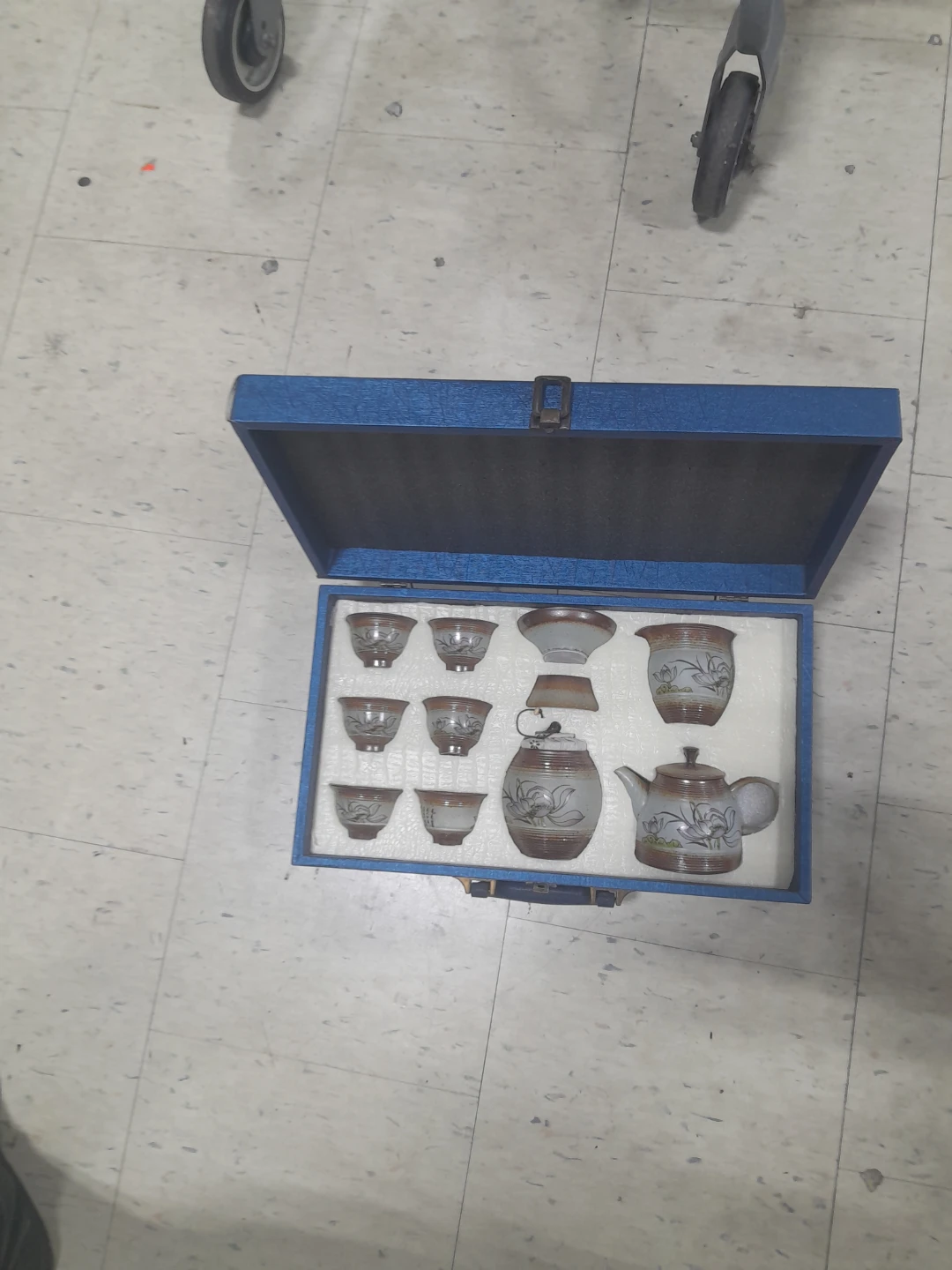 Ceramic Tea Set with Case - photo 2