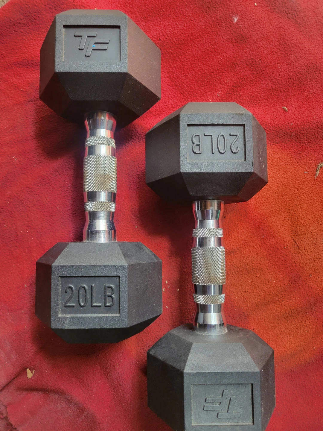 SET OF 20LB RUBBER COATED DUMBBELLS TOTAL 40LBs
