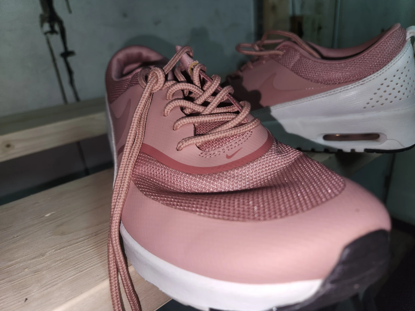 Nike Women's Air Max Thea Rose Gold Sneakers Size 9